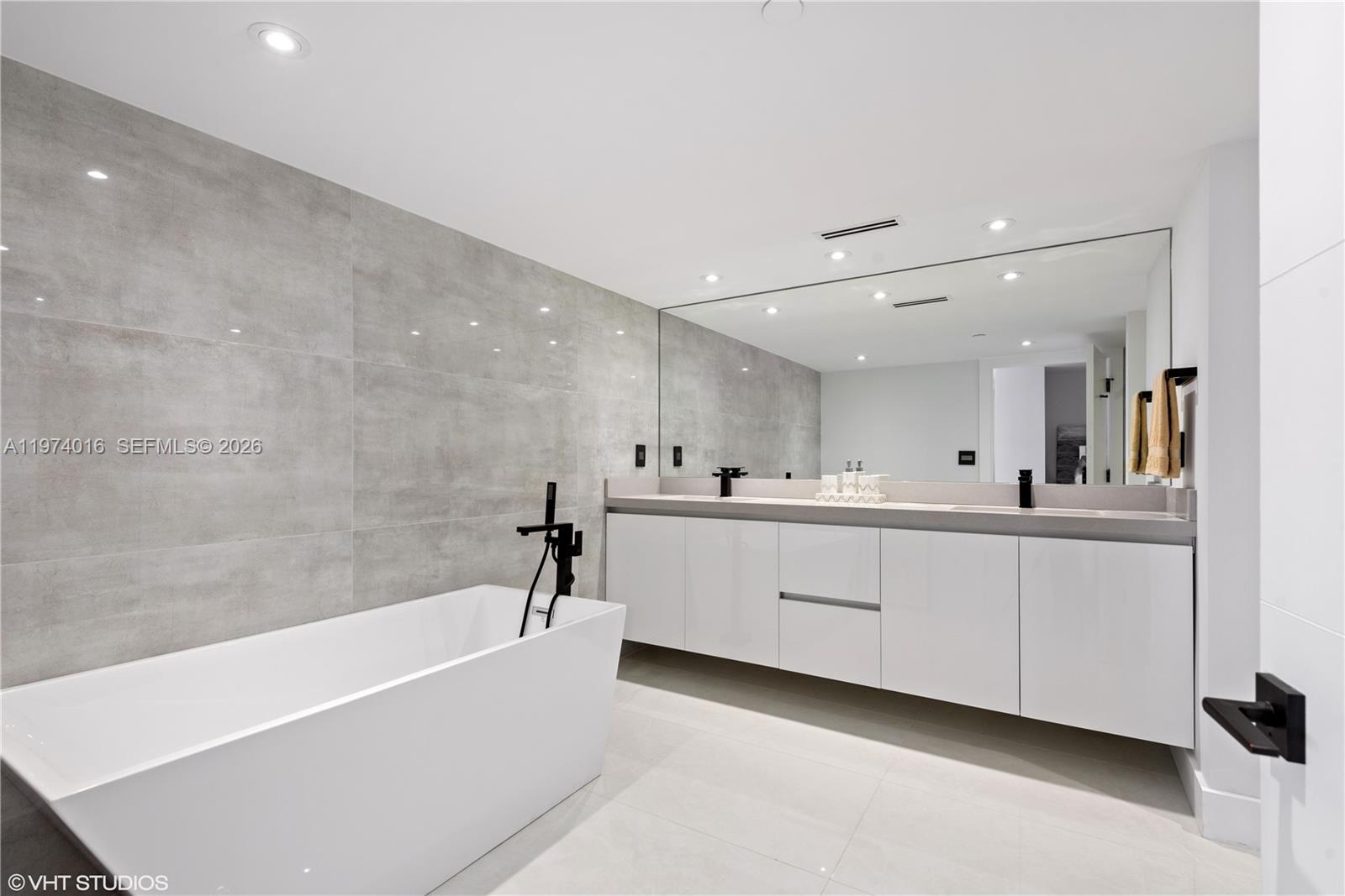 TURNBERRY ISLE CONDO - Residential