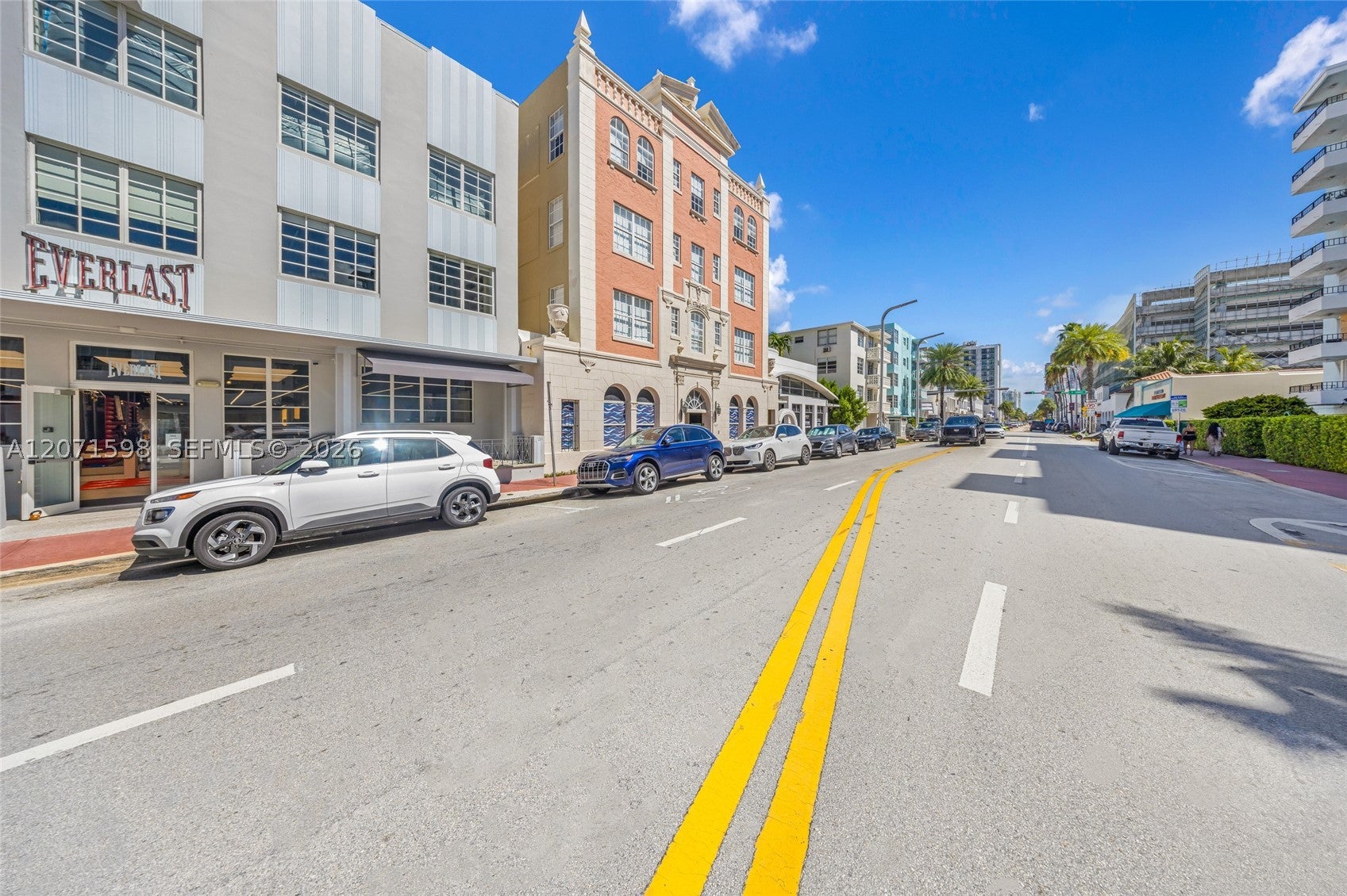 727 Collins Ave