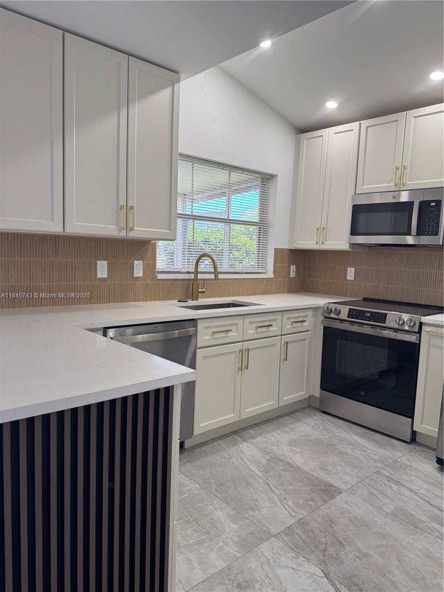 U S LEND LEASE PLAT NO ON - Residential