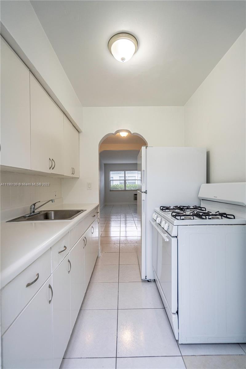 ALTOS DEL MAR NO 3 - Residential Lease