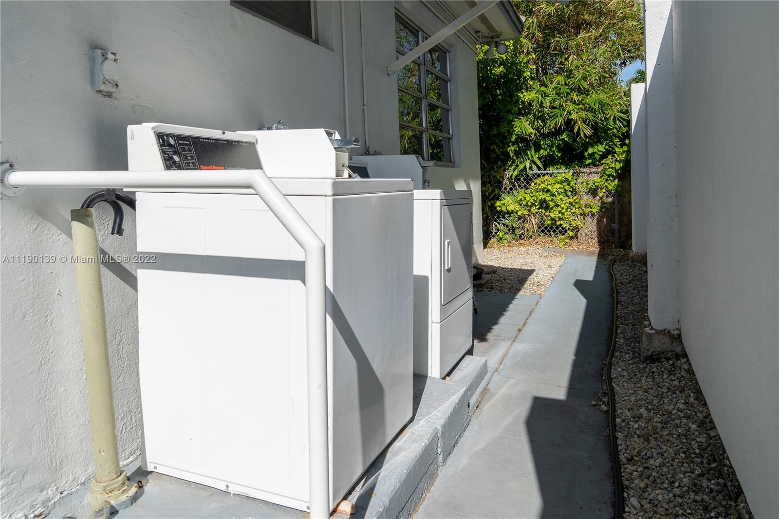 ALTOS DEL MAR NO 3 - Residential Lease