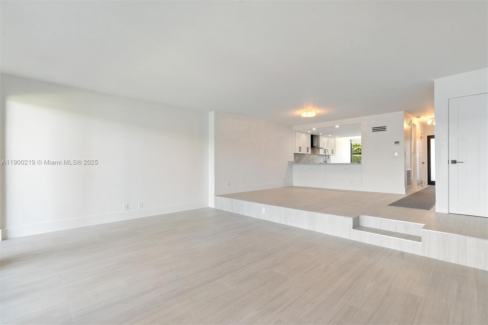 TOWNHOUSES AT HARBOR BEACH - Residential