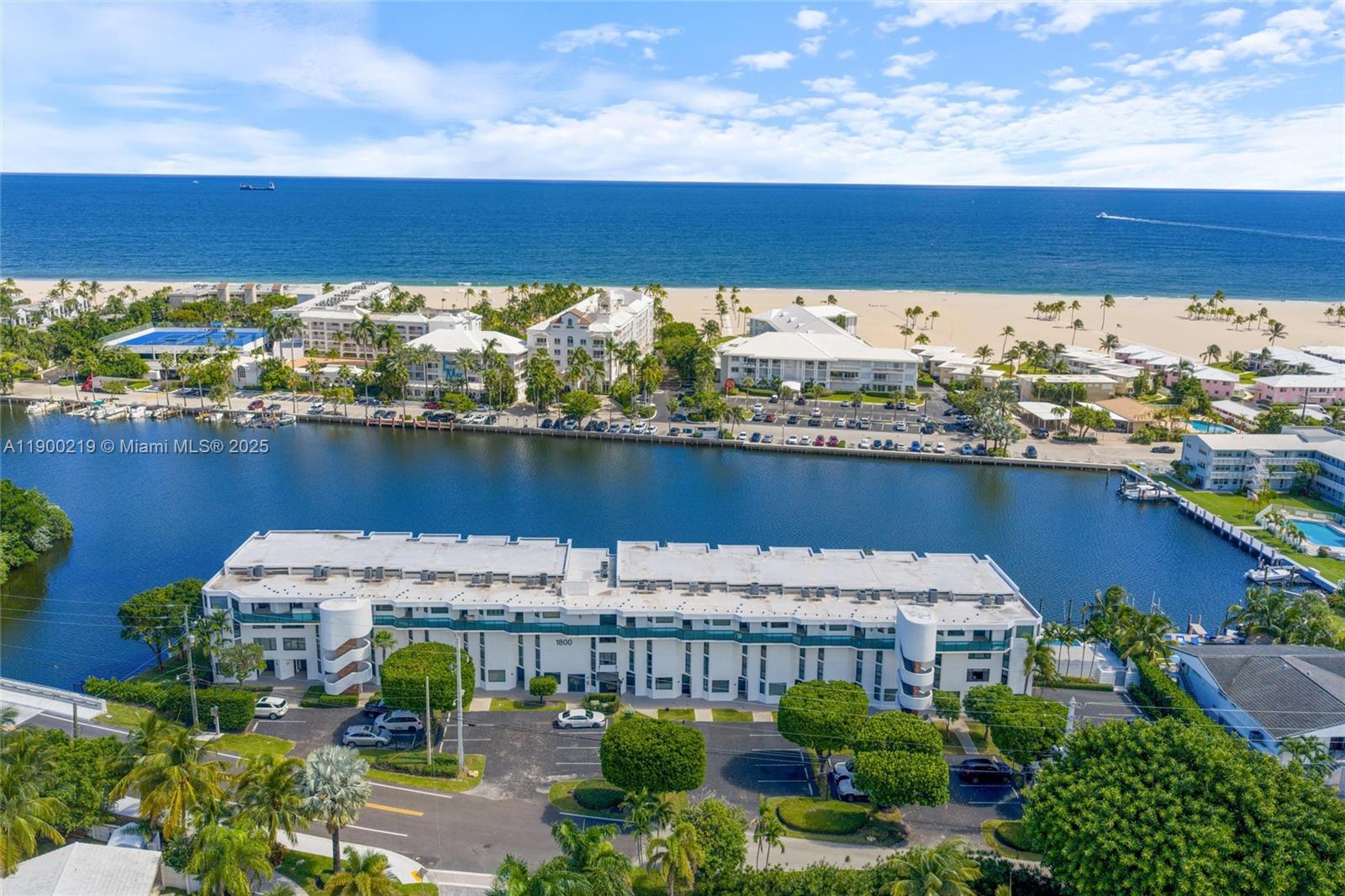 TOWNHOUSES AT HARBOR BEACH - Residential