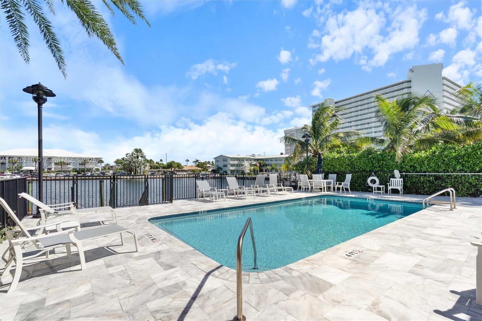 TOWNHOUSES AT HARBOR BEACH - Residential