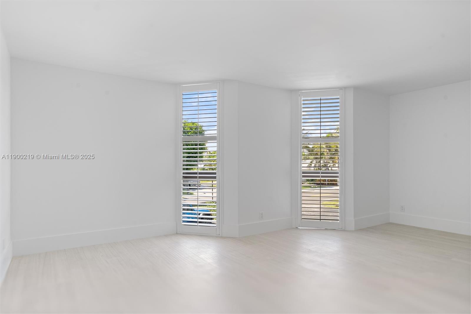 TOWNHOUSES AT HARBOR BEACH - Residential