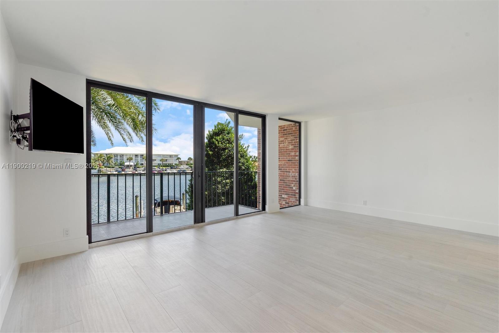 TOWNHOUSES AT HARBOR BEACH - Residential