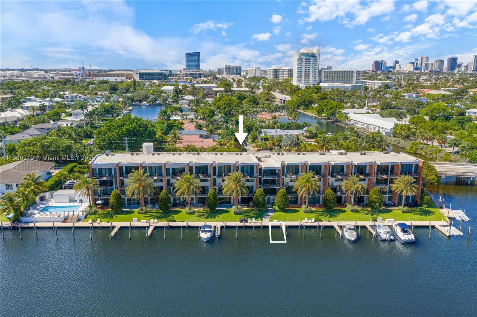 TOWNHOUSES AT HARBOR BEACH - Residential