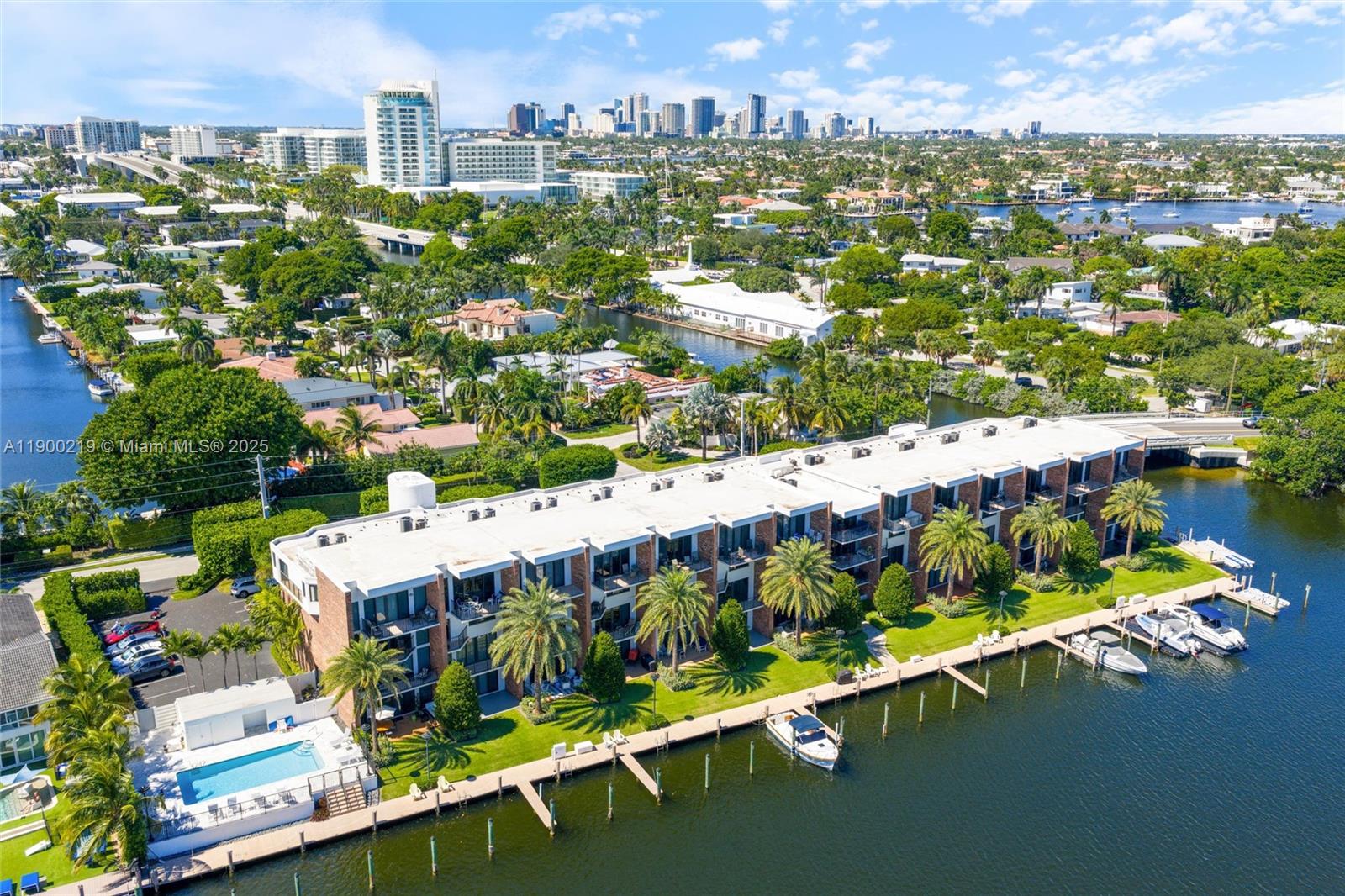 TOWNHOUSES AT HARBOR BEACH - Residential