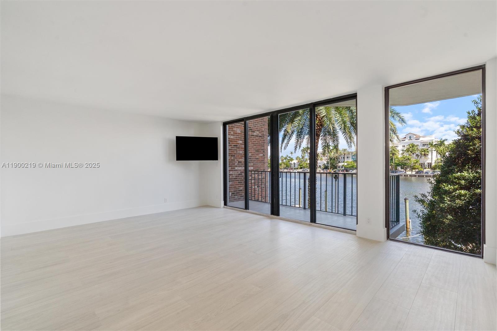 TOWNHOUSES AT HARBOR BEACH - Residential
