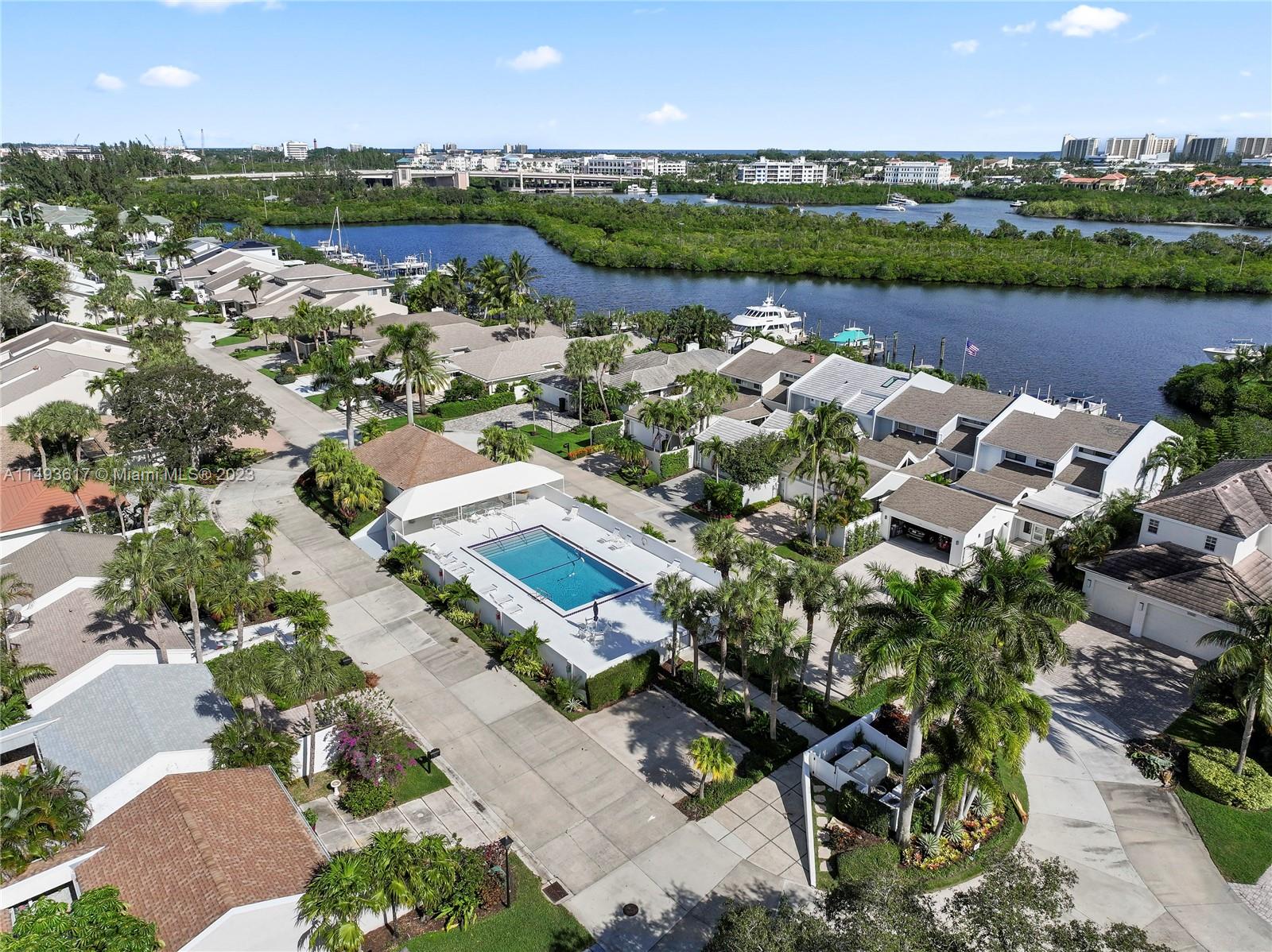 BAYTOWNE OF JONATHANS LAN - Residential