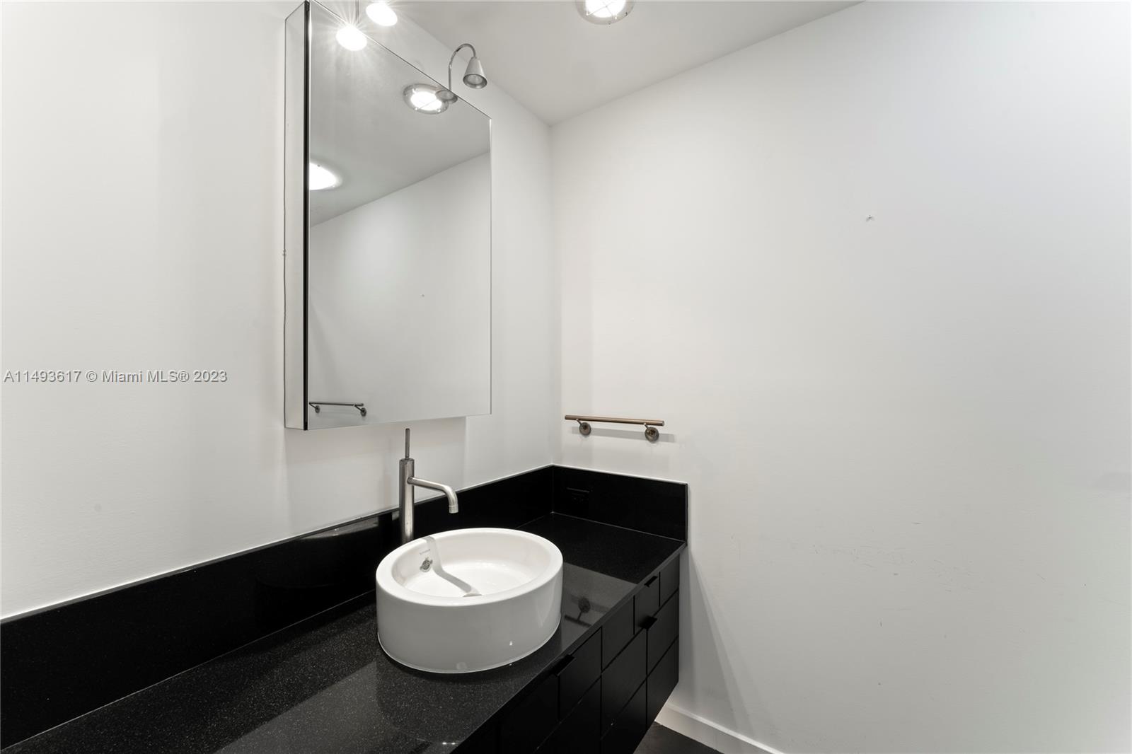 BAYTOWNE OF JONATHANS LAN - Residential