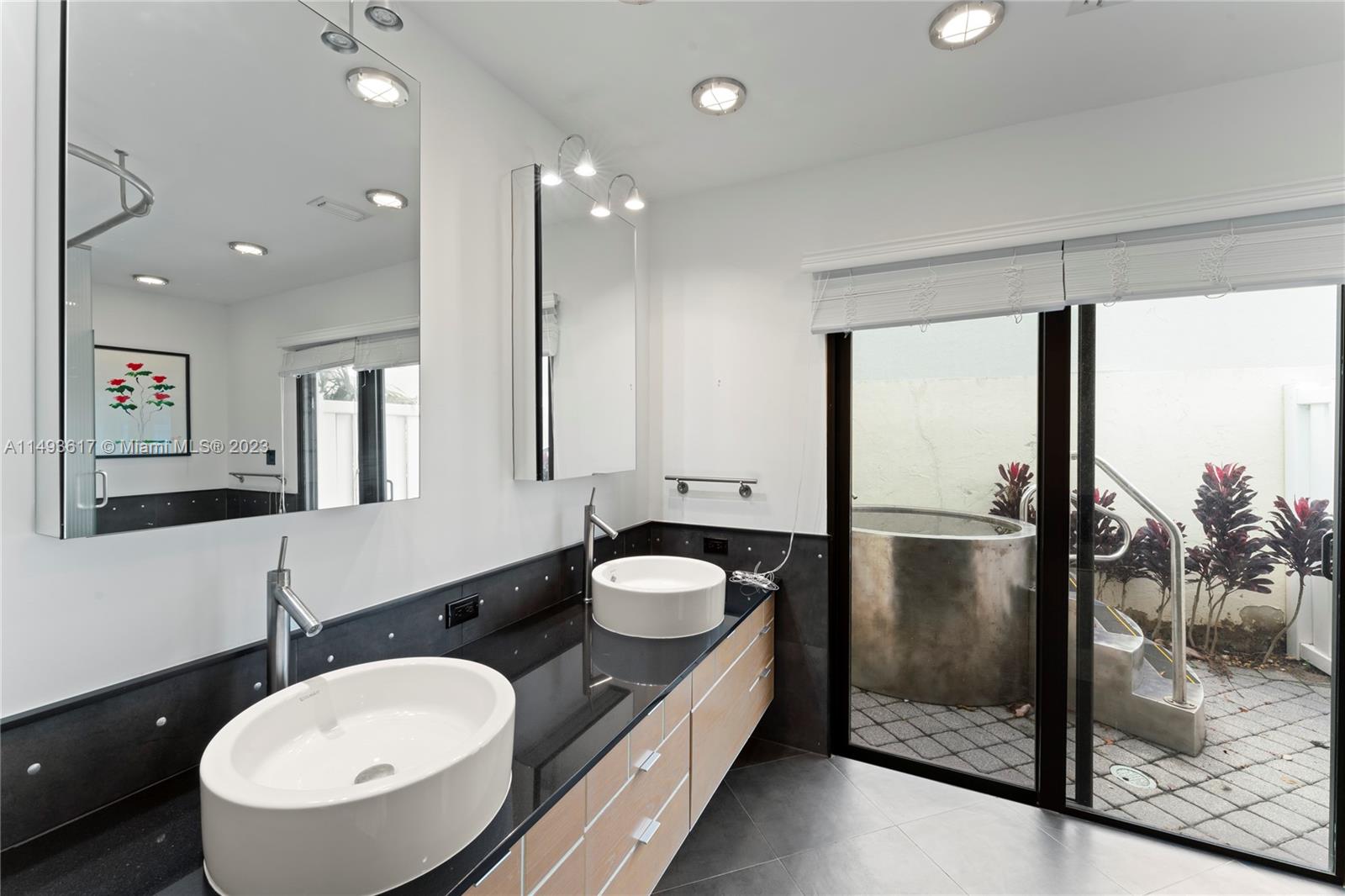 BAYTOWNE OF JONATHANS LAN - Residential