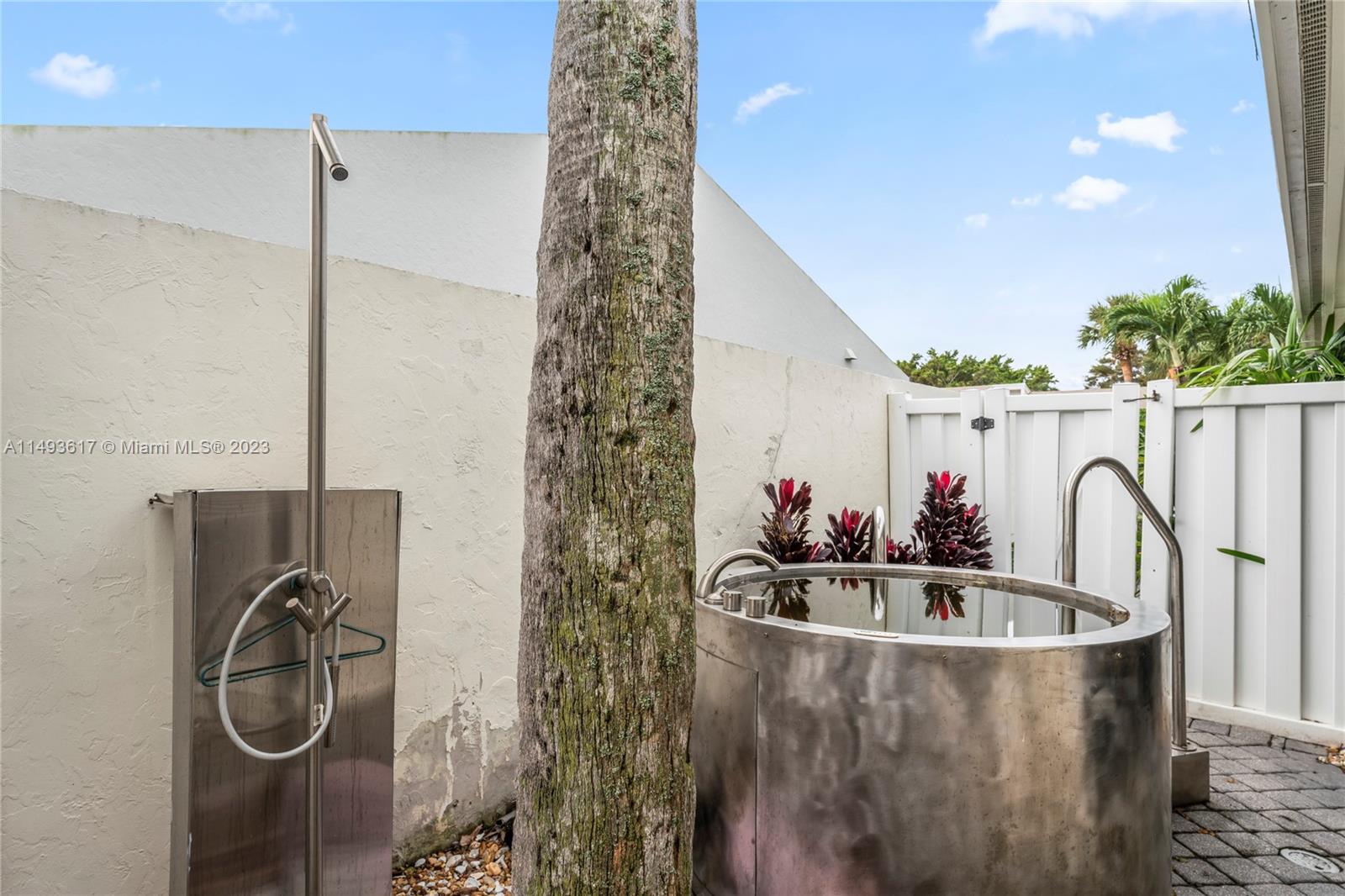 BAYTOWNE OF JONATHANS LAN - Residential