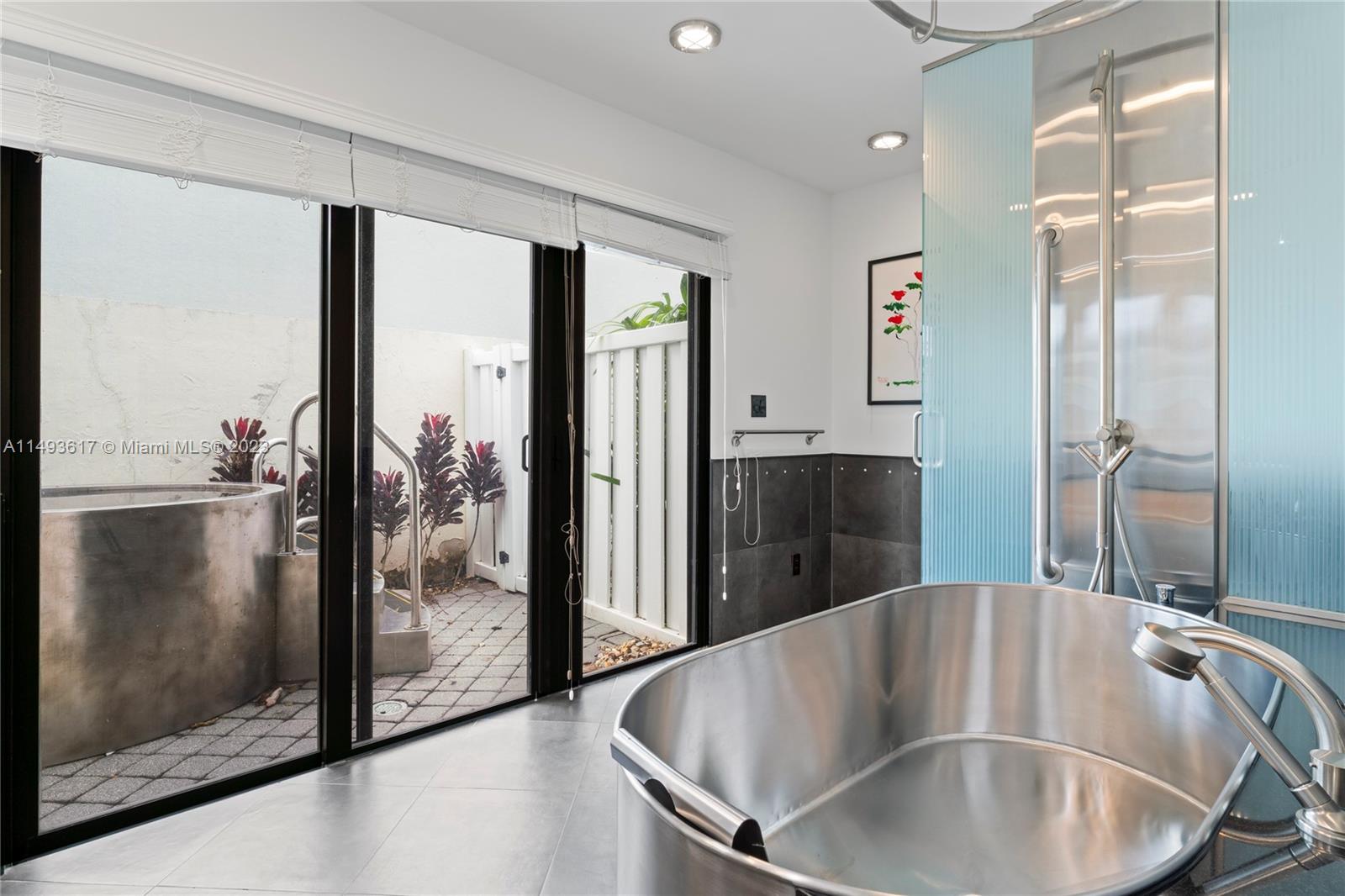 BAYTOWNE OF JONATHANS LAN - Residential