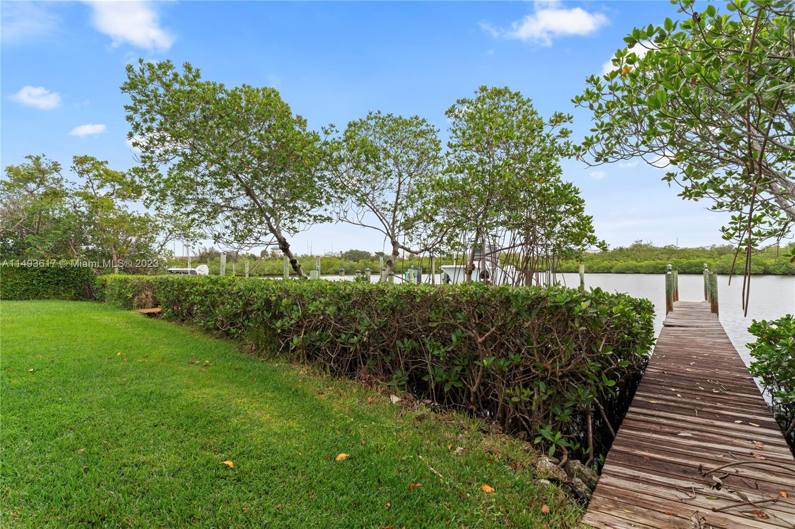 BAYTOWNE OF JONATHANS LAN - Residential