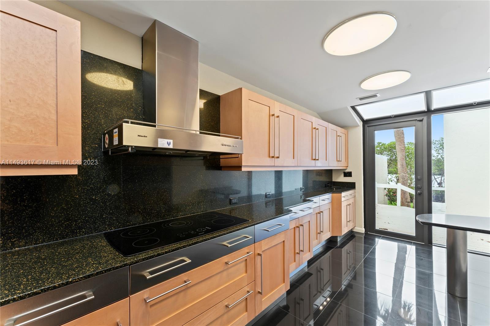 BAYTOWNE OF JONATHANS LAN - Residential