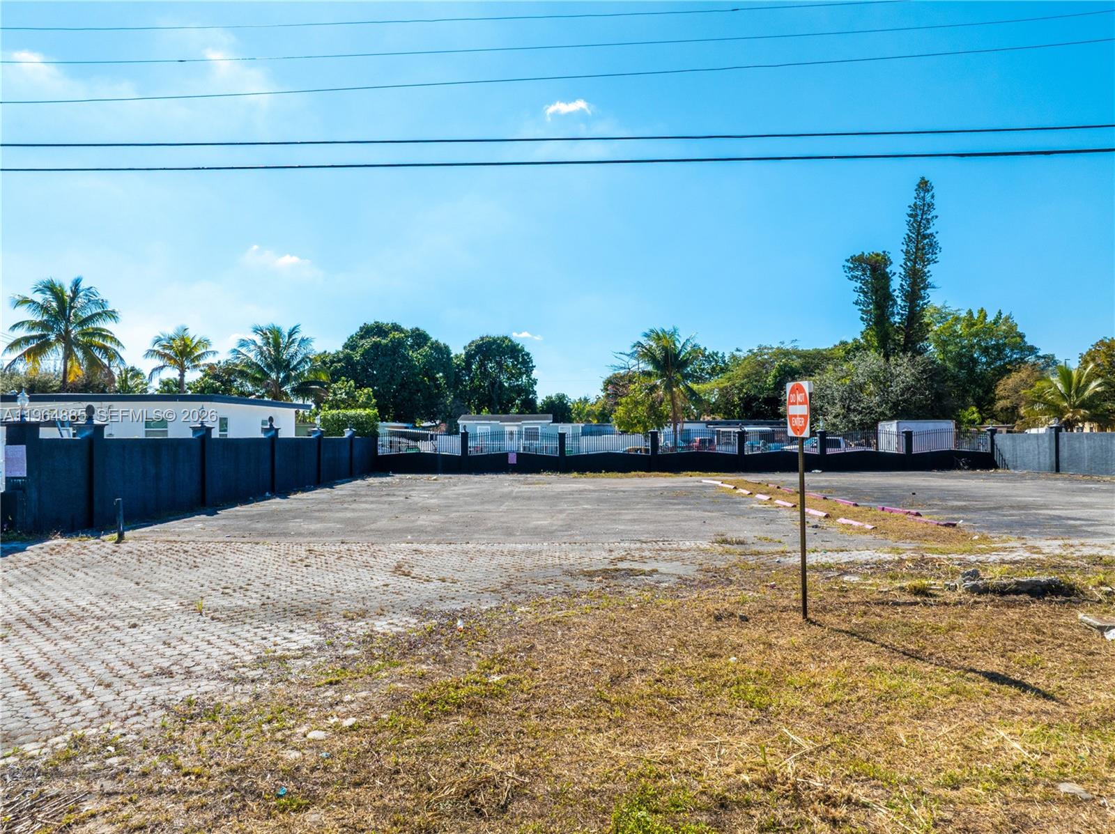 GUNTON HEIGHTS - Land