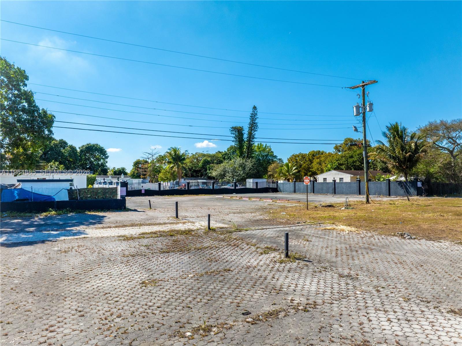 GUNTON HEIGHTS - Land