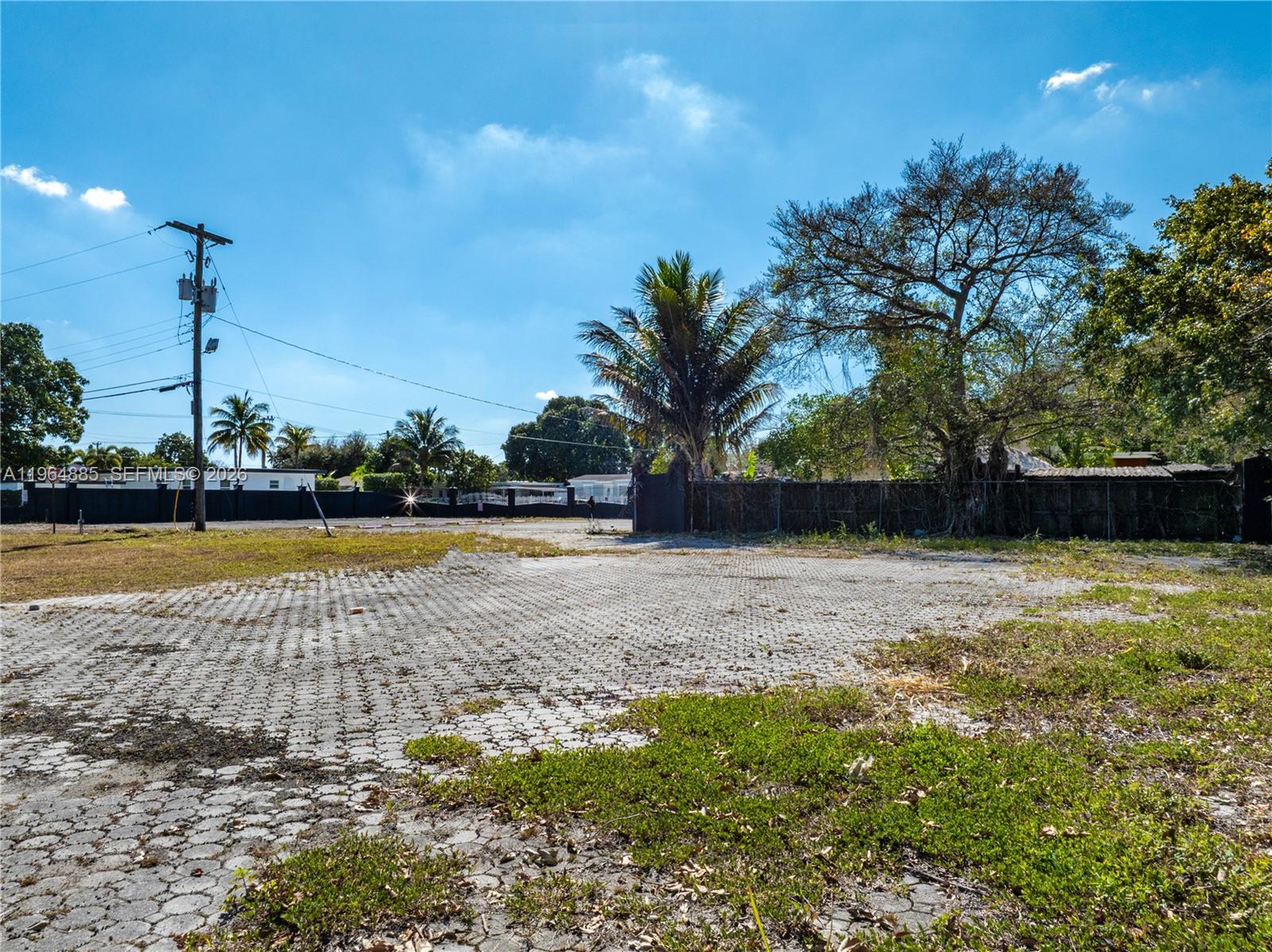 GUNTON HEIGHTS - Land