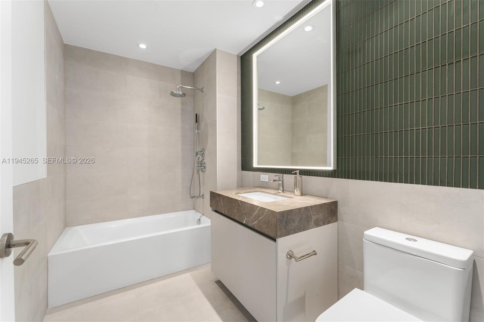 FIVE PARK - Residential