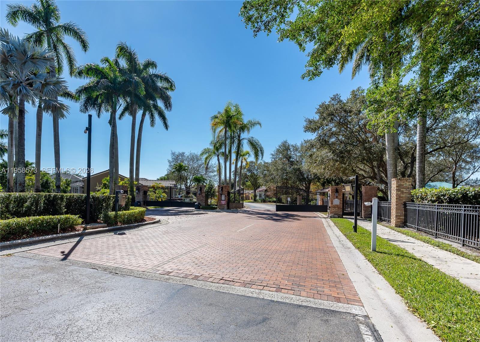 PEMBROKE SPRINGS PLAT - Residential Lease