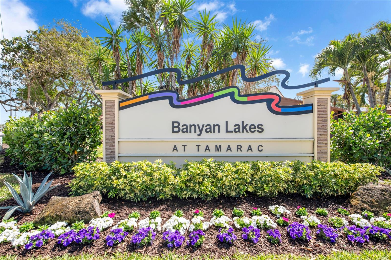 BANYAN LAKES - Residential