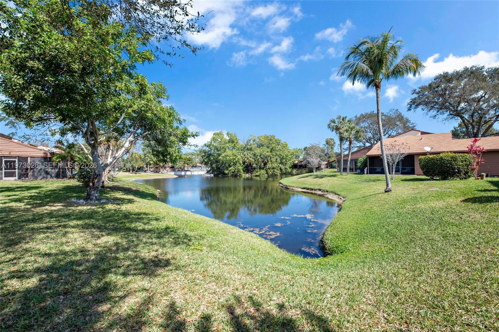 BANYAN LAKES - Residential