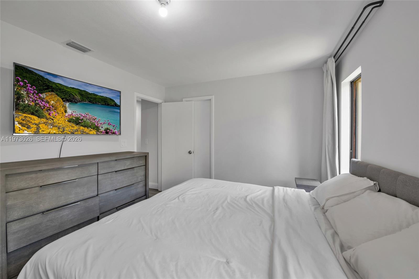 BANYAN LAKES - Residential