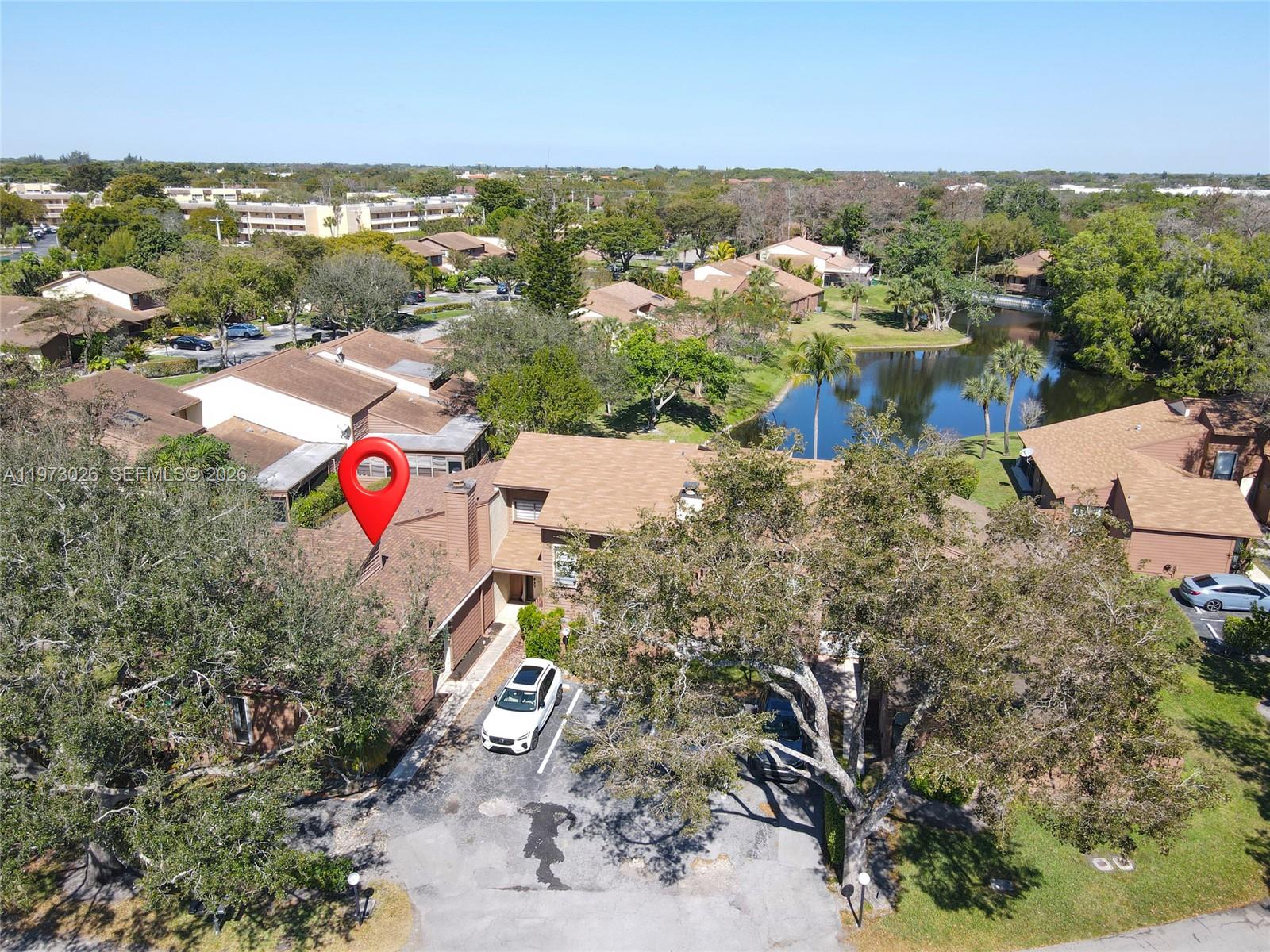 BANYAN LAKES - Residential