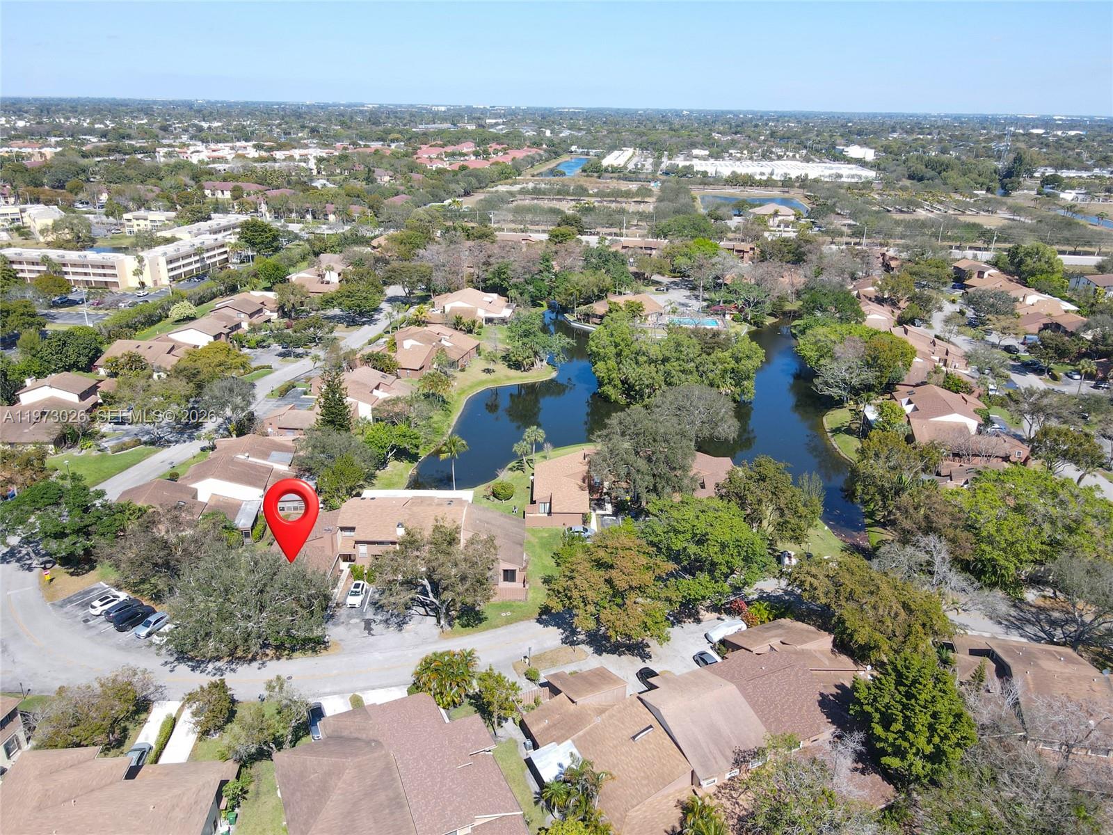 BANYAN LAKES - Residential