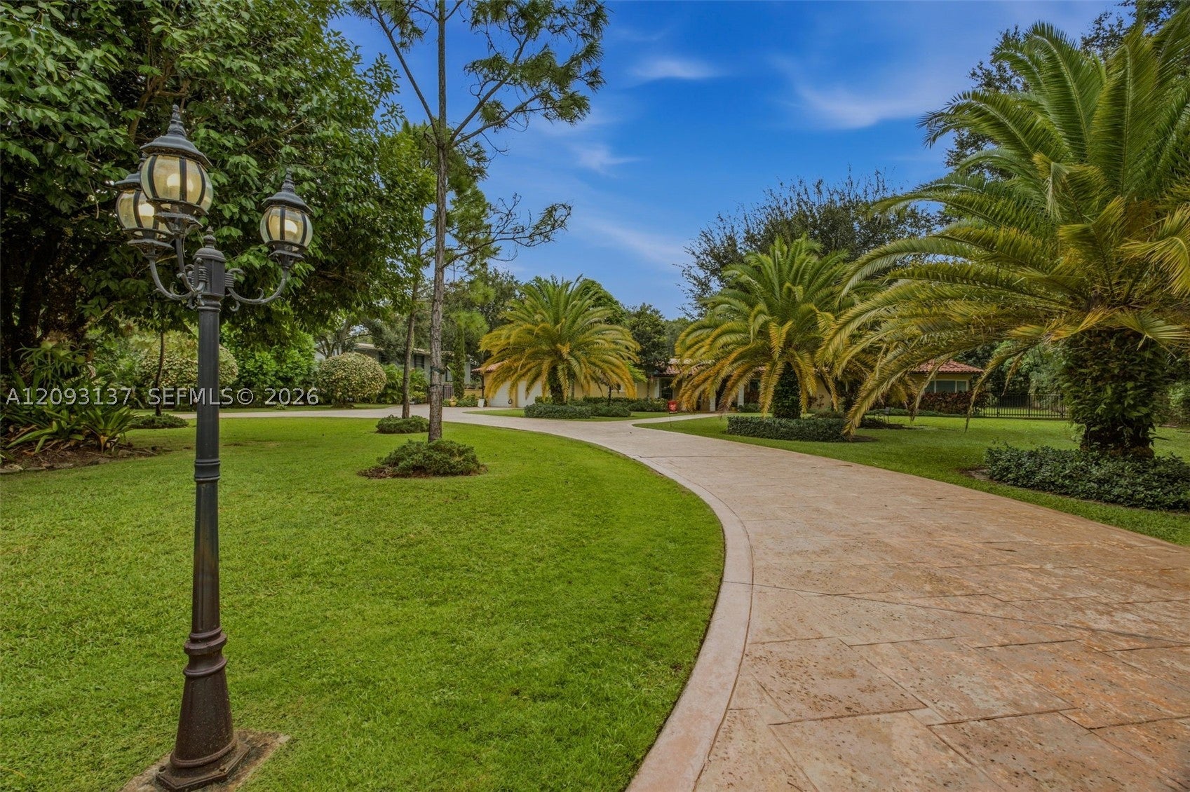 9801 SW 96th St, Miami, FL, 33176/$1,925,000 3 9801 SW 96th St
