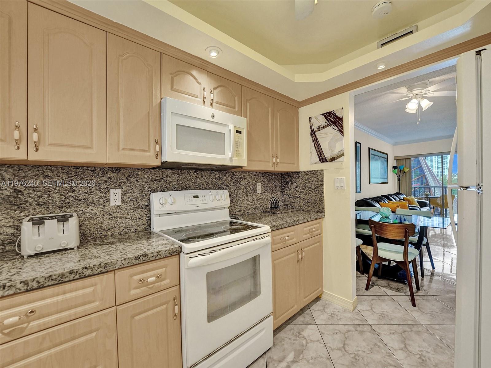 LE CARTIER CONDO - Residential Lease