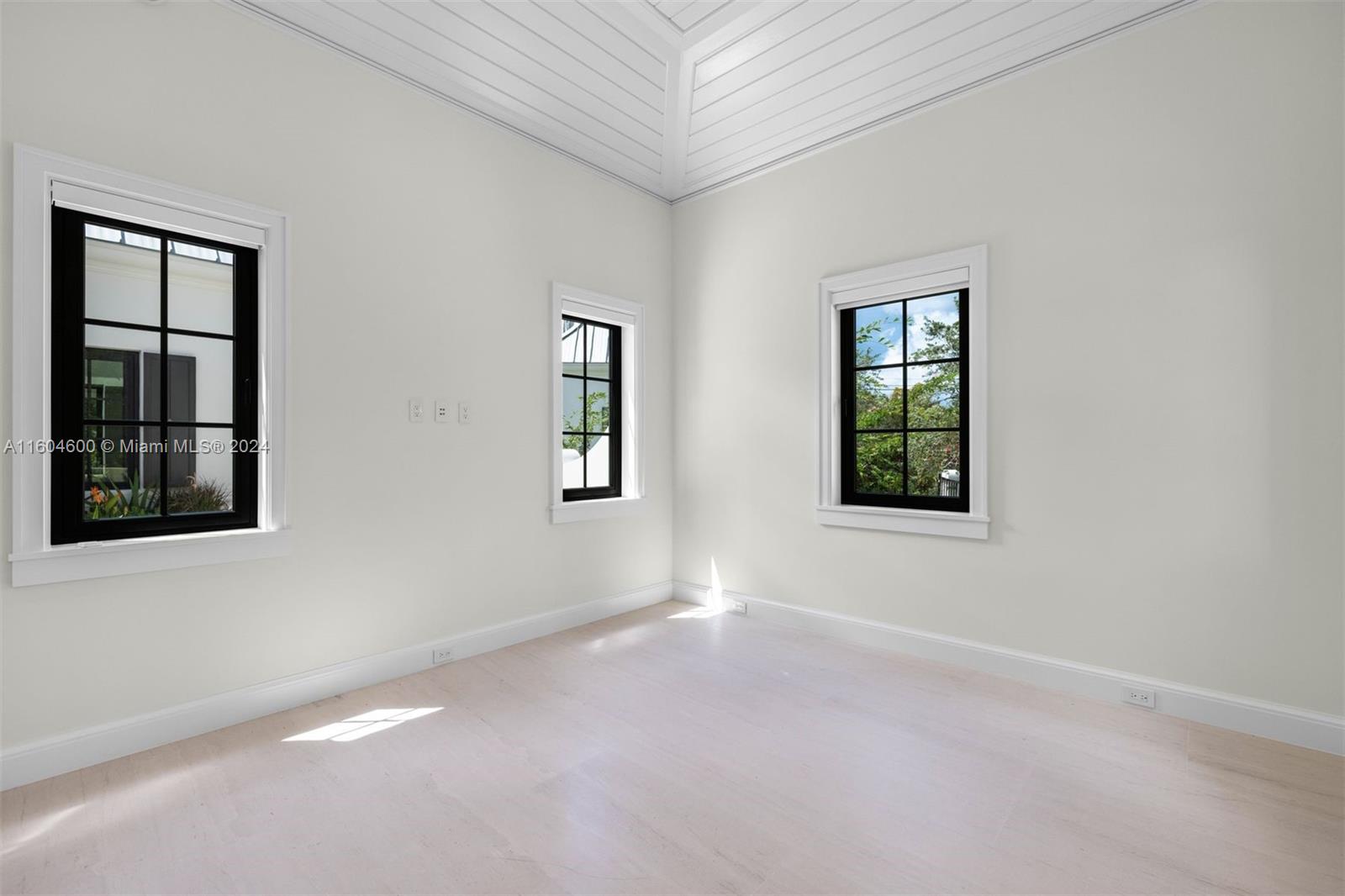 SUNRISE ESTS - Residential