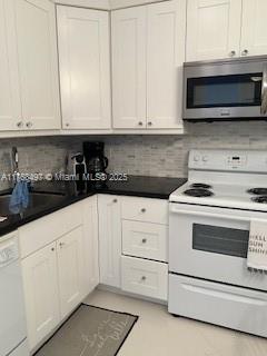 HEMISPHERES CONDO - Residential Lease