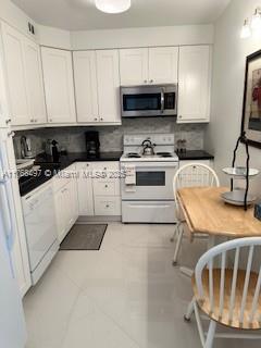 HEMISPHERES CONDO - Residential Lease