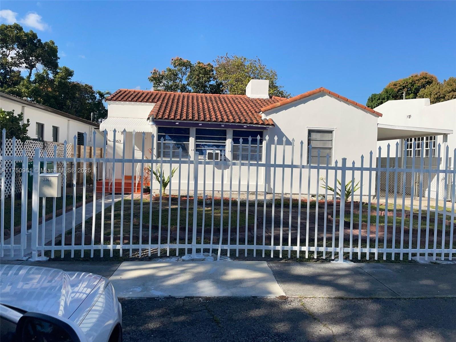 2363 Sw 11th Ter, Miami, Broward County, Florida - 4 Bedrooms  
2 Bathrooms - 
