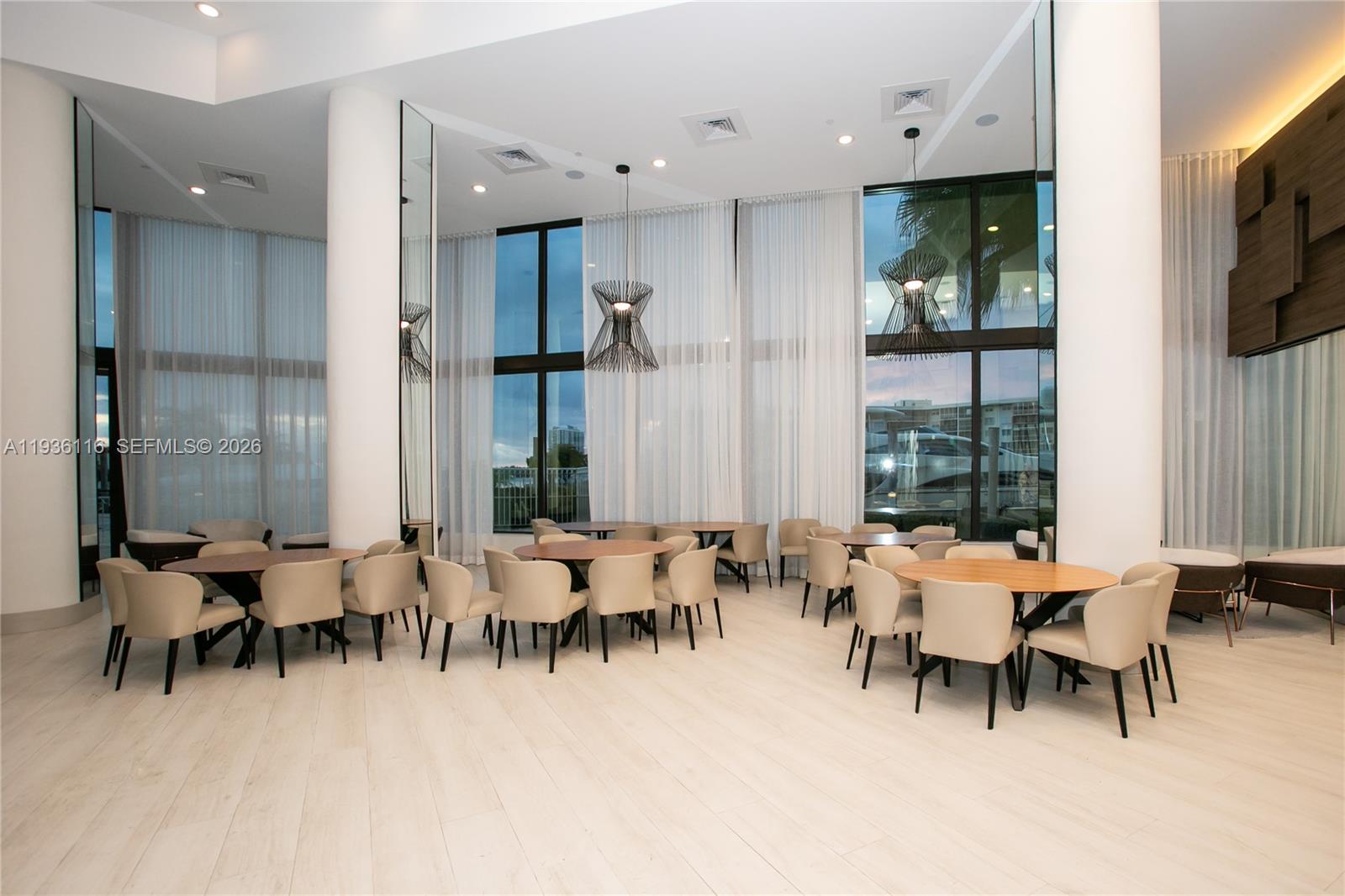 1000 ISL BLVD WILLIAMS IS - Residential