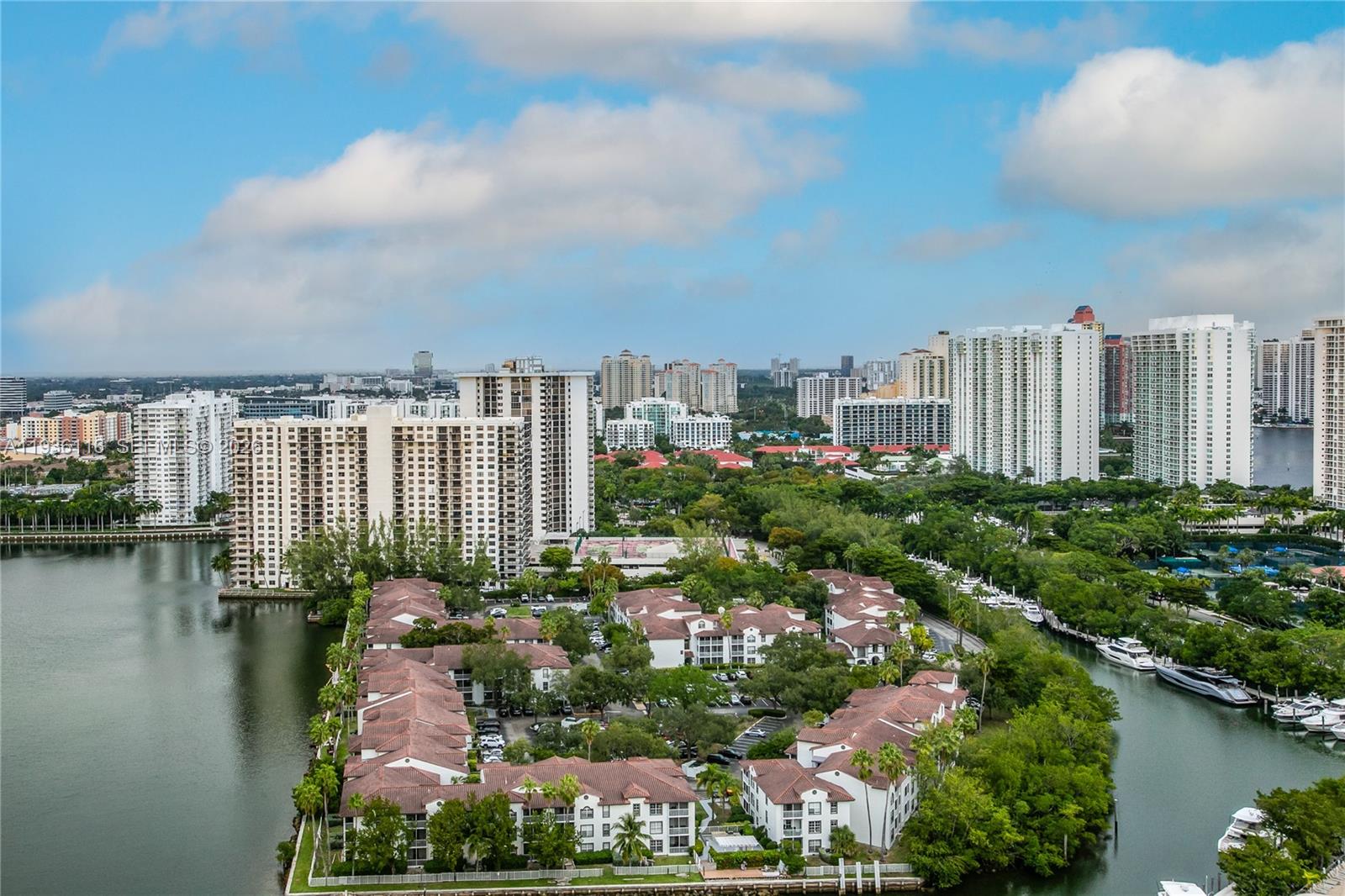 1000 ISL BLVD WILLIAMS IS - Residential