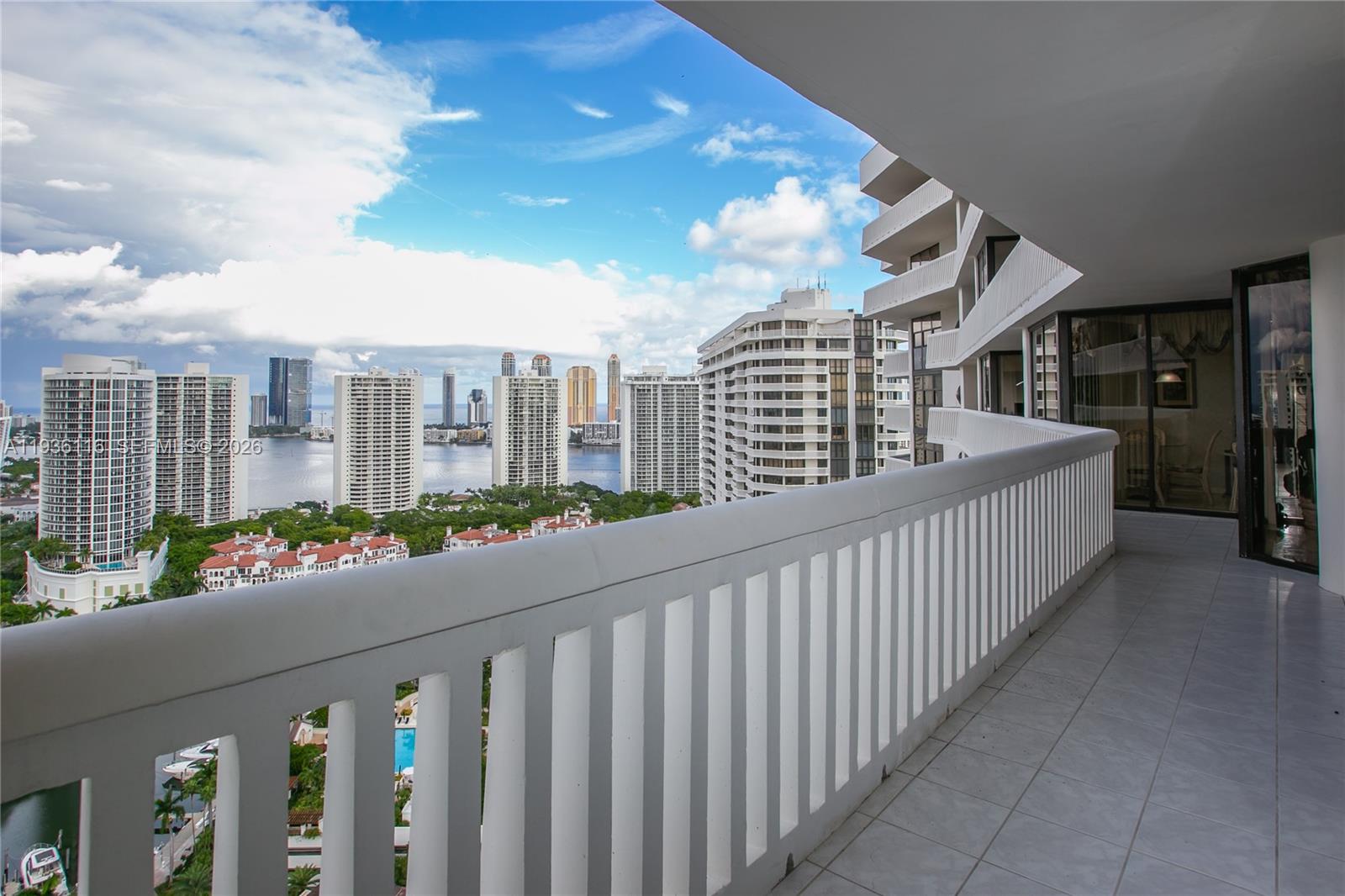 1000 ISL BLVD WILLIAMS IS - Residential