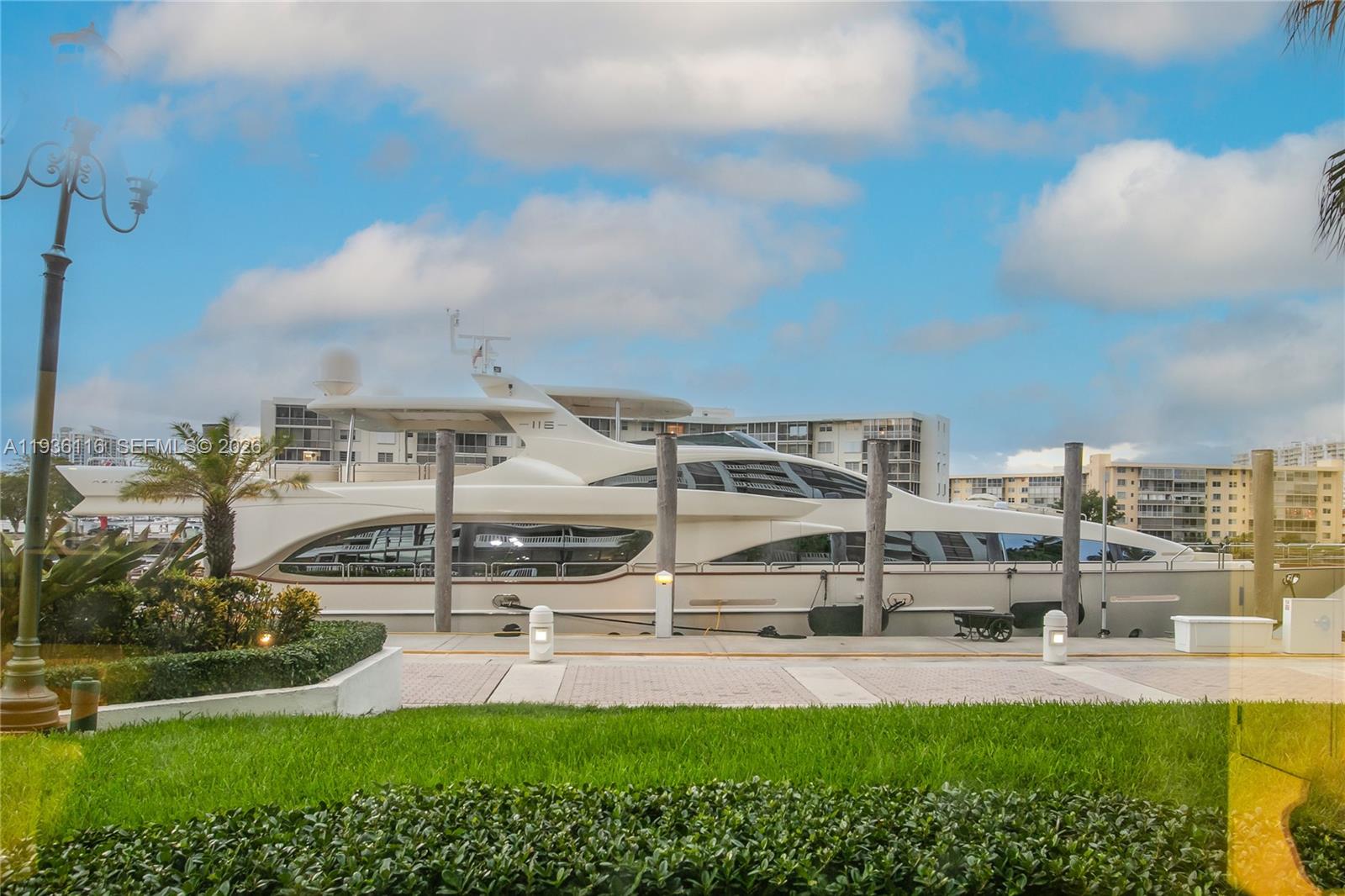 1000 ISL BLVD WILLIAMS IS - Residential