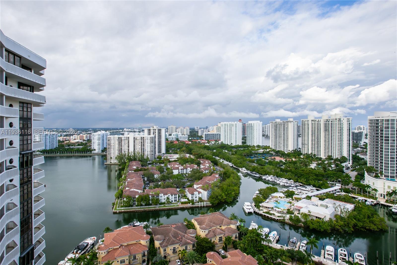 1000 ISL BLVD WILLIAMS IS - Residential