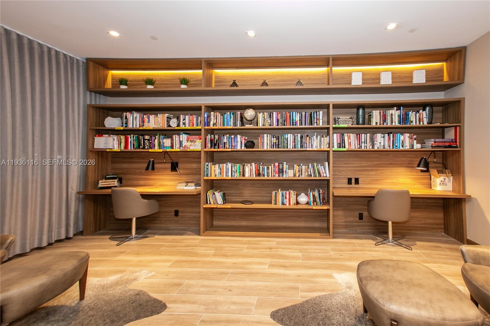 1000 ISL BLVD WILLIAMS IS - Residential