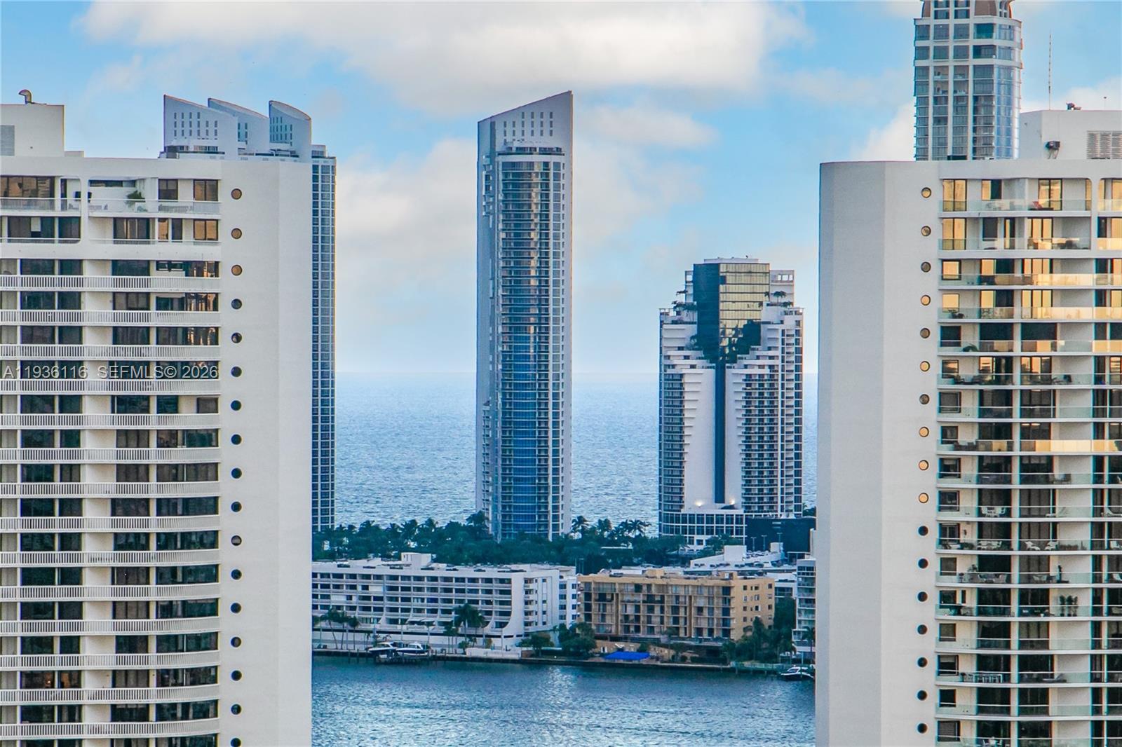 1000 ISL BLVD WILLIAMS IS - Residential