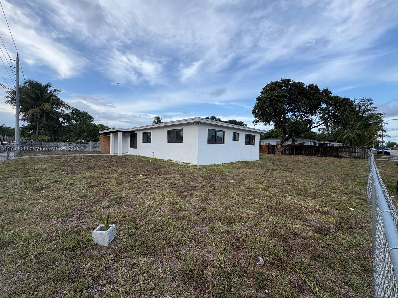 12901 Nw 22nd Ave 12901, Miami, Broward County, Florida - 3 Bedrooms  
2 Bathrooms - 