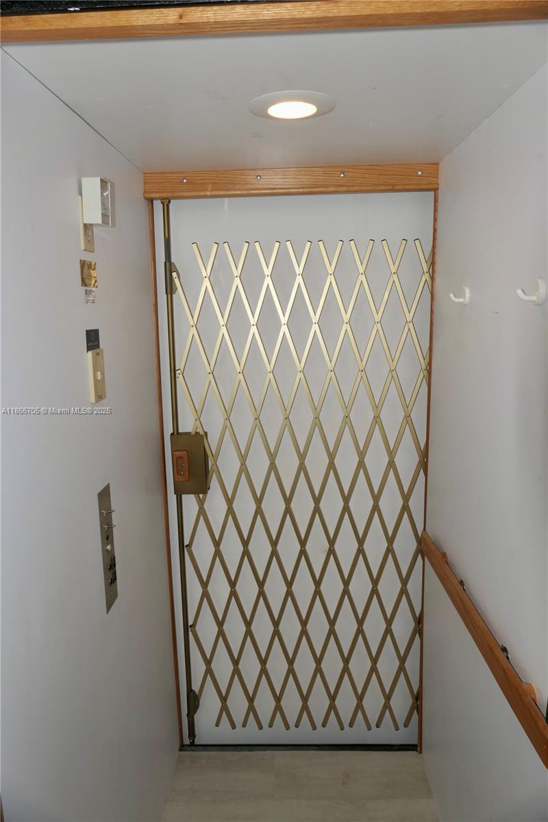 GROVE VILLAGE CONDO - Residential