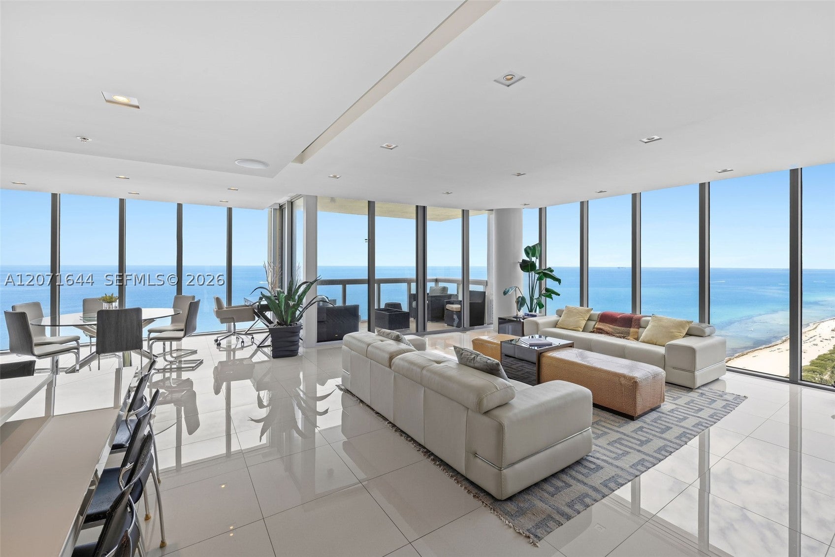 6899 Collins Ave