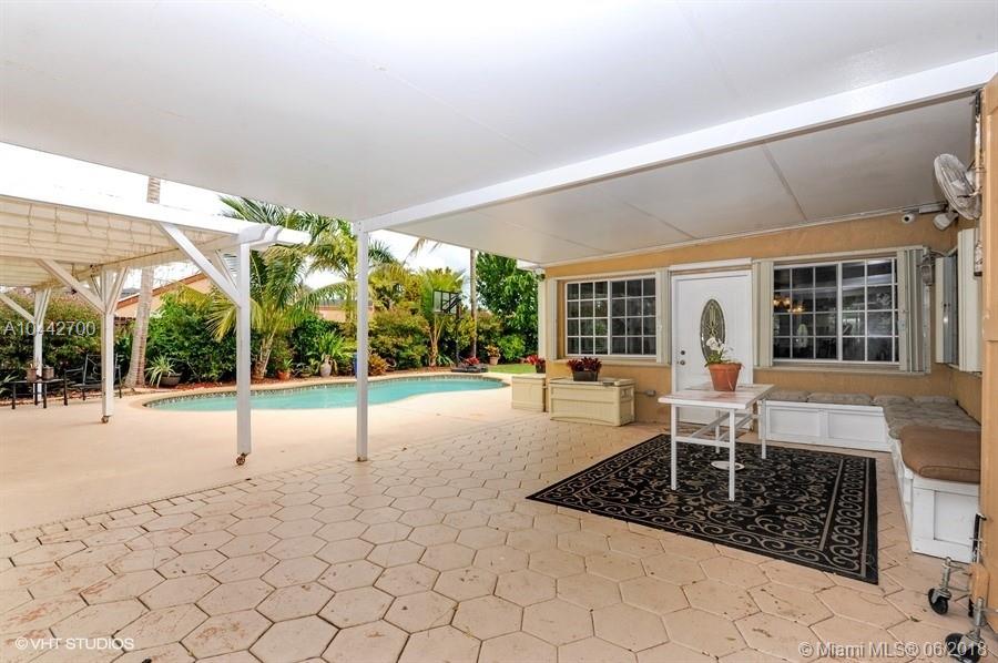 WEITZER SHAUNA MEADOWS SE - Residential