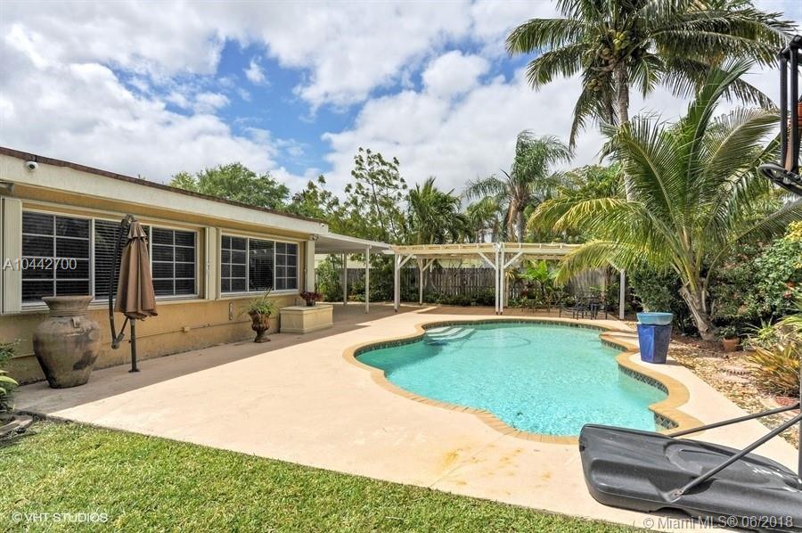 WEITZER SHAUNA MEADOWS SE - Residential