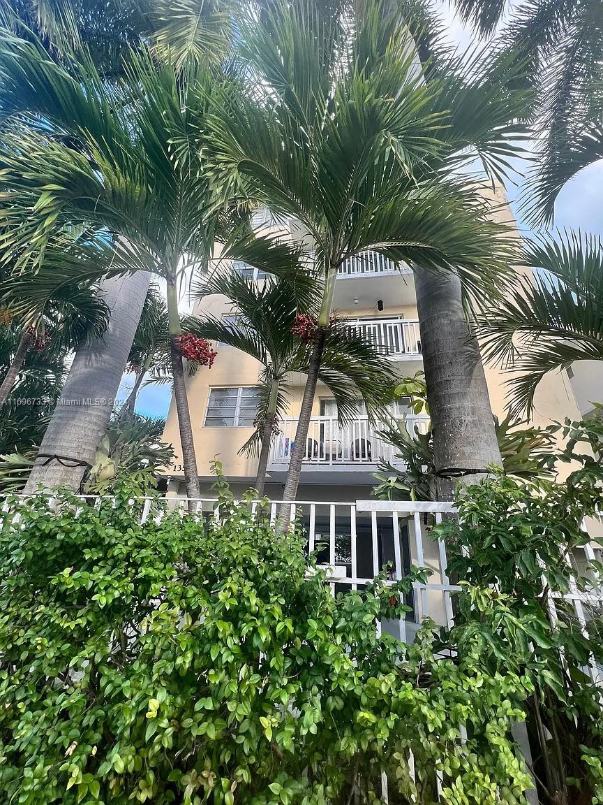 1357 Collins Ave A2, Miami Beach, Miami-Dade County, Florida - 1 Bedrooms  
1 Bathrooms - 