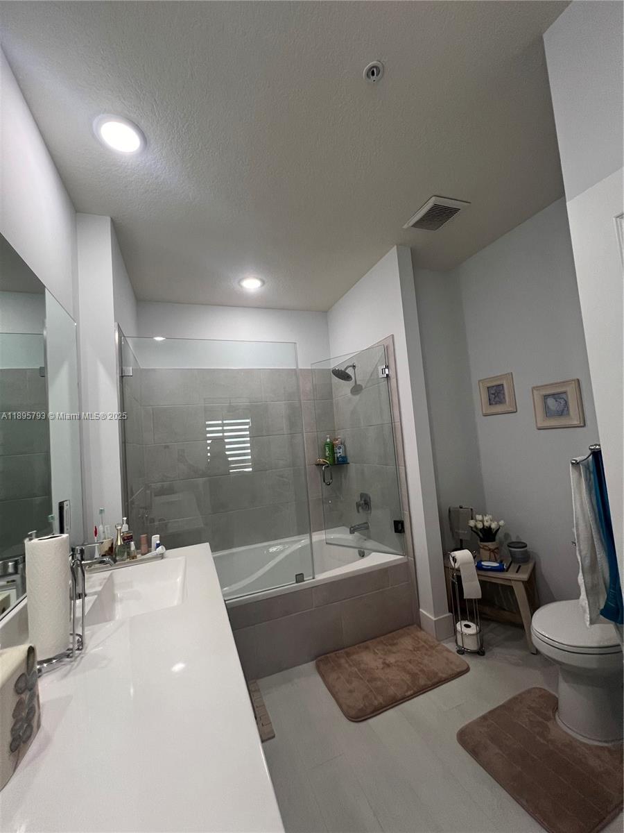 URBANA AT THE RESIDENCES - Residential